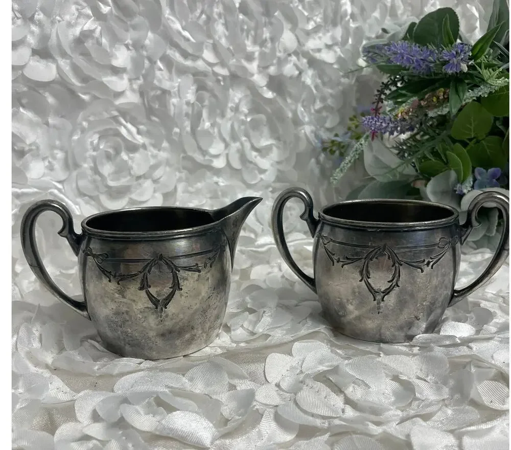 Antique Derby International Silver Co. Silver Plated Creamer & Sugar Bowl Set